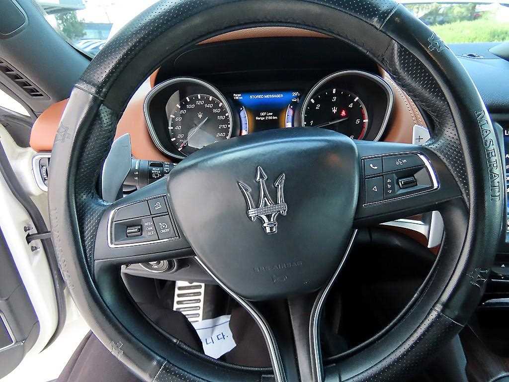 Maserati Levante - Vista 8