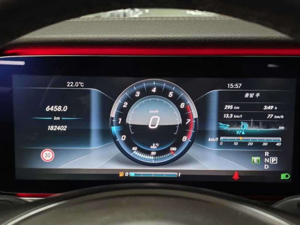 Mercedes Benz E class - Vista 7