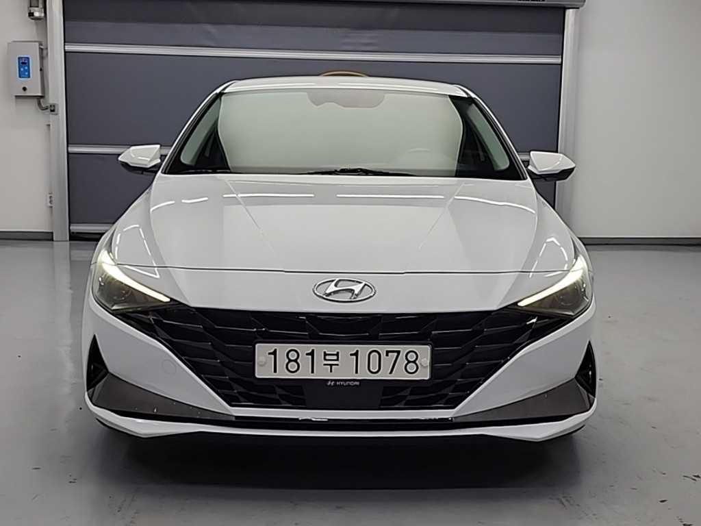 HYUNDAI Avante - Vista 2