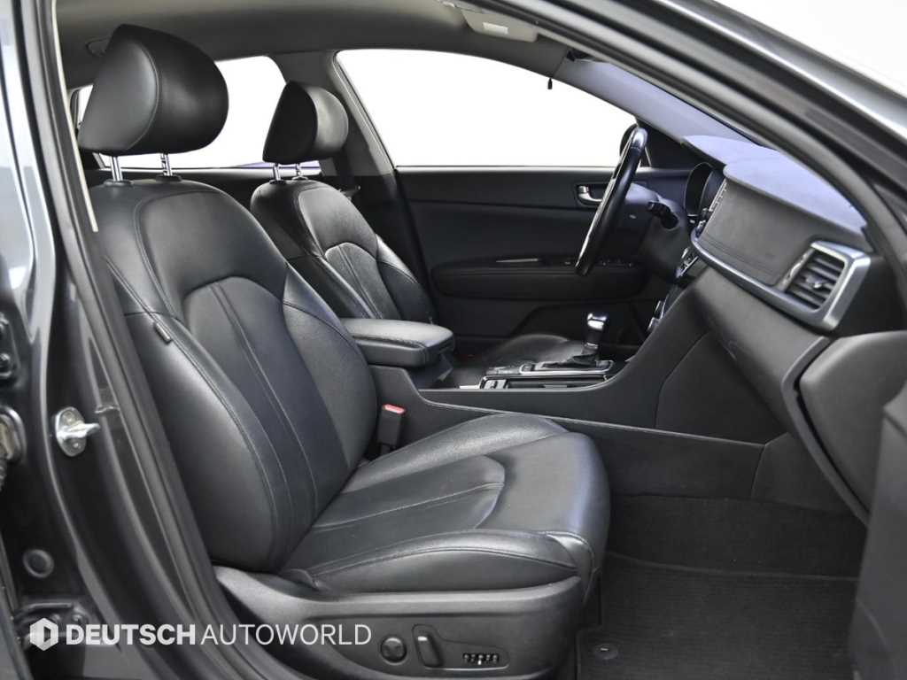 KIA K5 - Vista 10