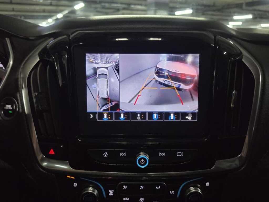 Chevrolet Travers - Vista 12