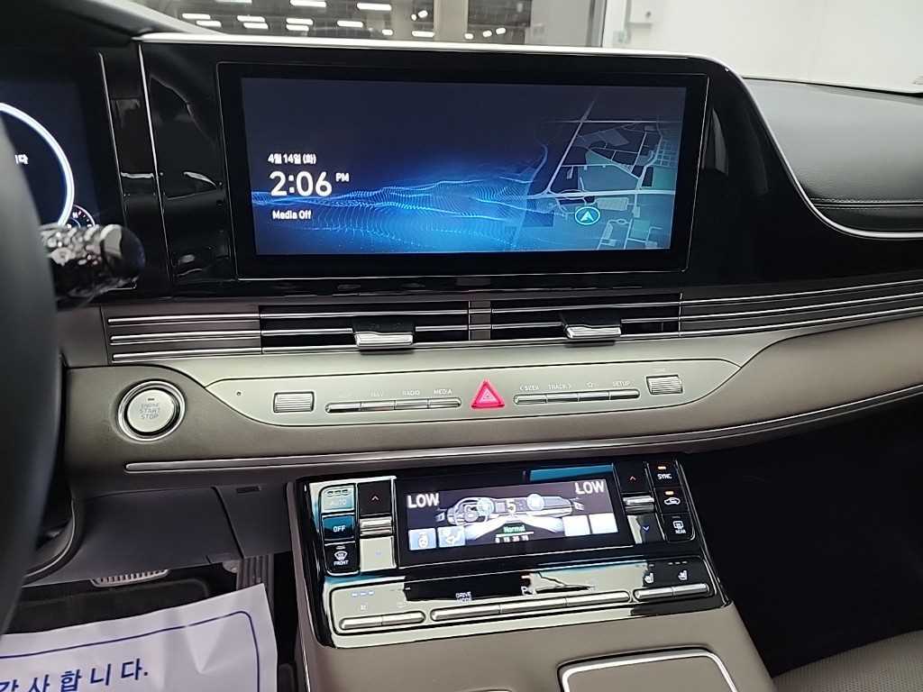 HYUNDAI Grandeur - Vista 11