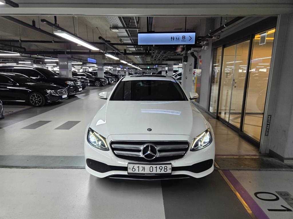 Mercedes Benz E class 2017 Blanco - Importación desde Corea - HF Imports Iquique - Foto 1