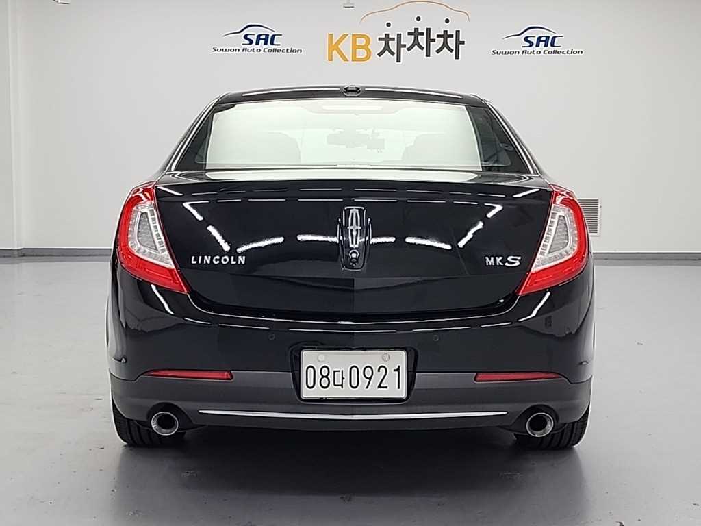 Lincoln MKS - Vista 3