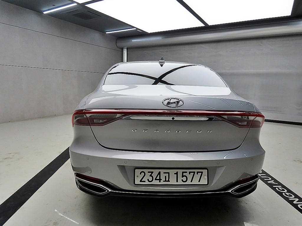 HYUNDAI Grandeur - Vista 3