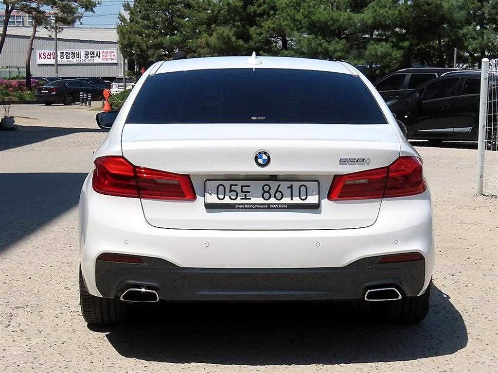 BMW 5 Series - Vista 4
