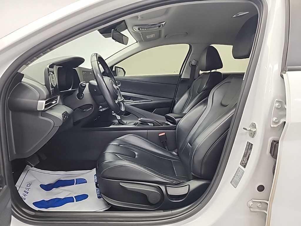 HYUNDAI Avante - Vista 11