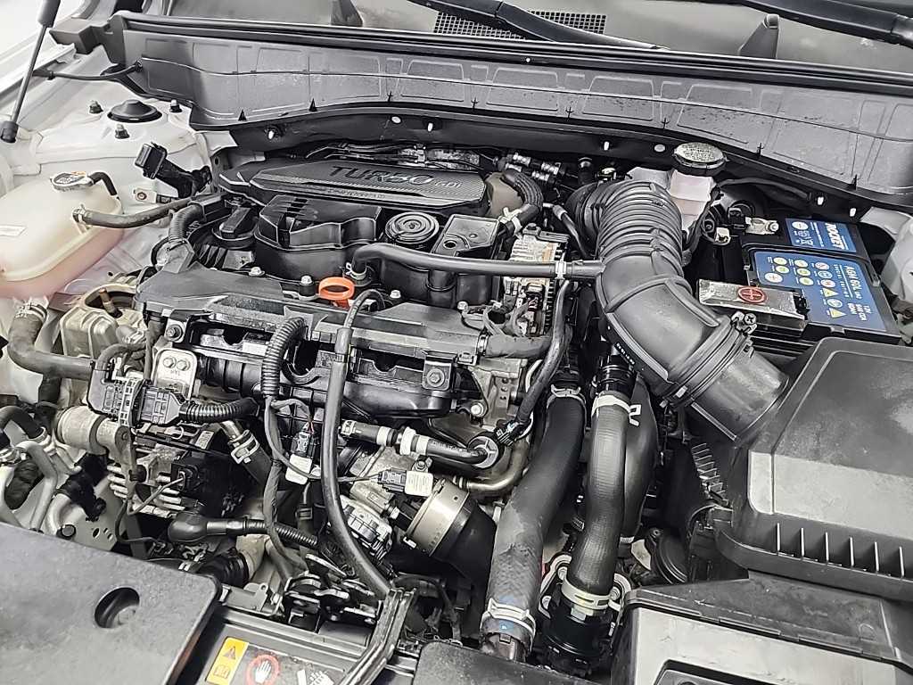 HYUNDAI Kona - Vista 5