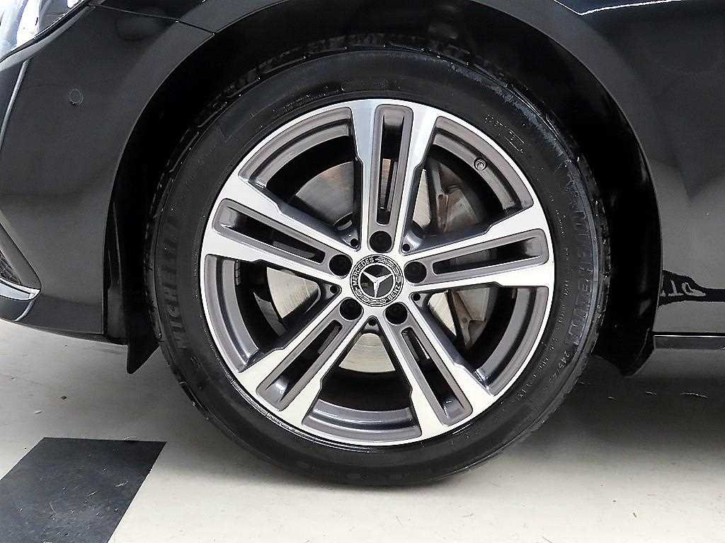 Mercedes Benz E class 2022 Negro - Importación desde Corea - HF Imports Iquique - Foto 19