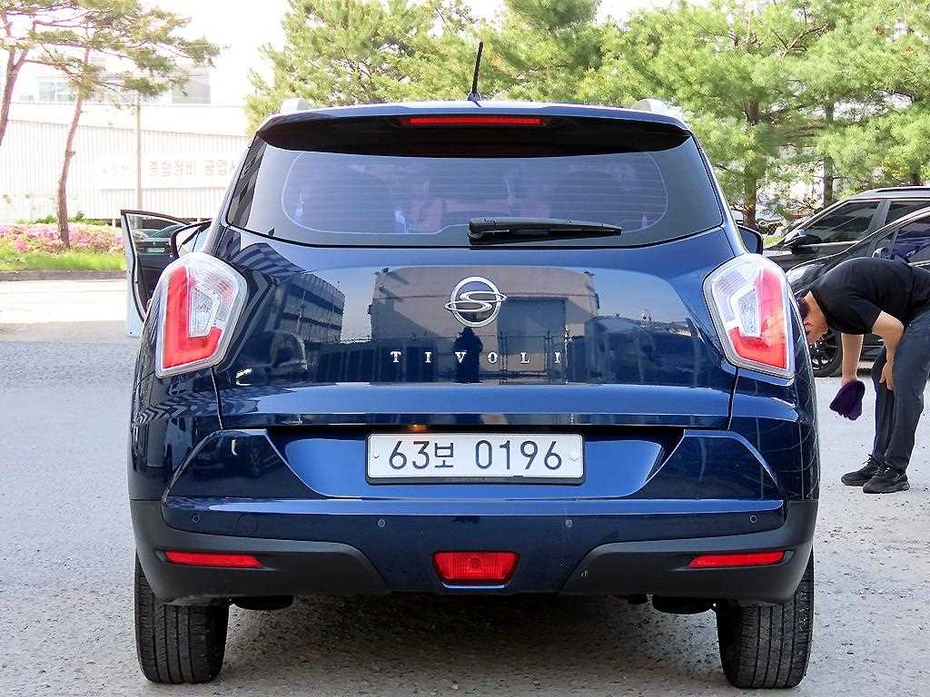 Ssangyong Tivoli - Vista 4
