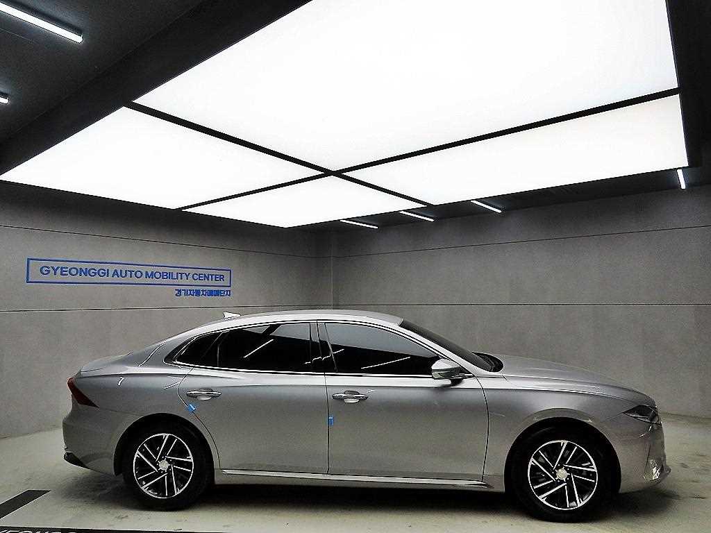 HYUNDAI Grandeur - Vista 2