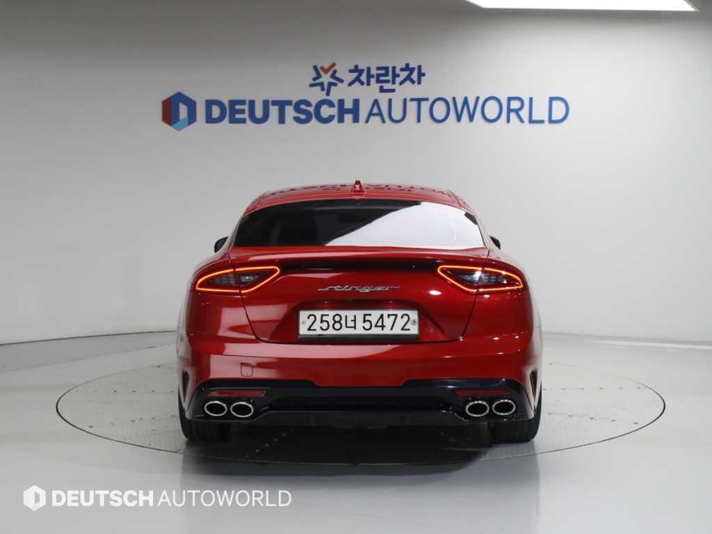 KIA Stinger - Vista 4