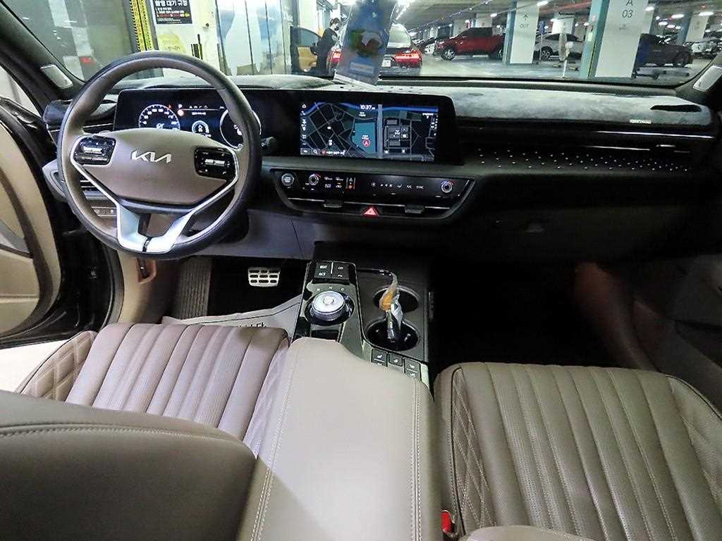 KIA K8 - Vista 10
