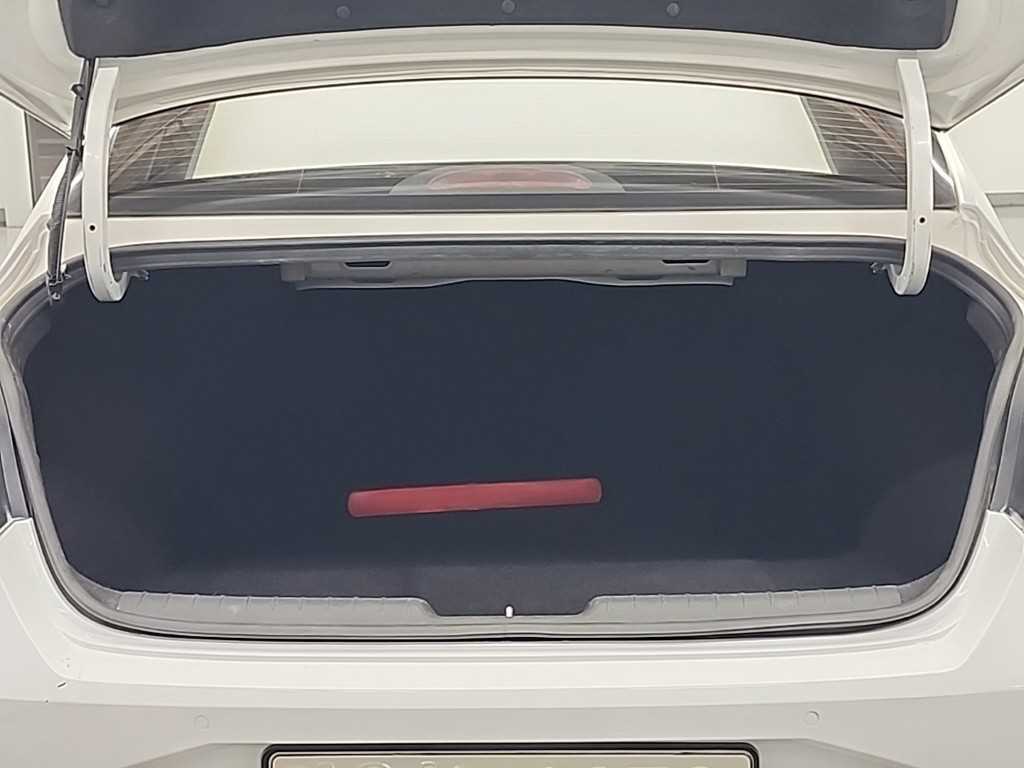 HYUNDAI Avante 2021 Blanco - Importación desde Corea - HF Imports Iquique - Foto 18