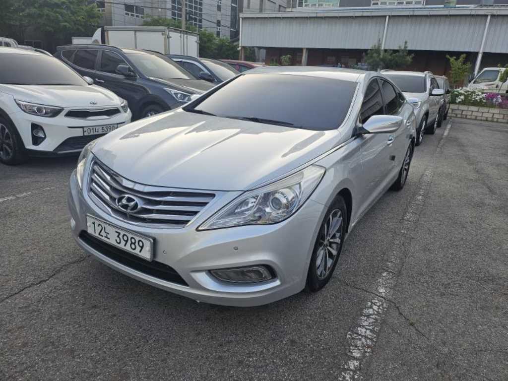 HYUNDAI Grandeur - Vista 2