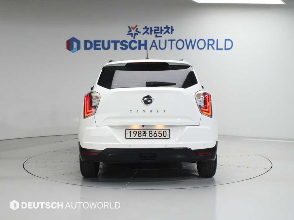 Ssangyong Tivoli - Vista 3