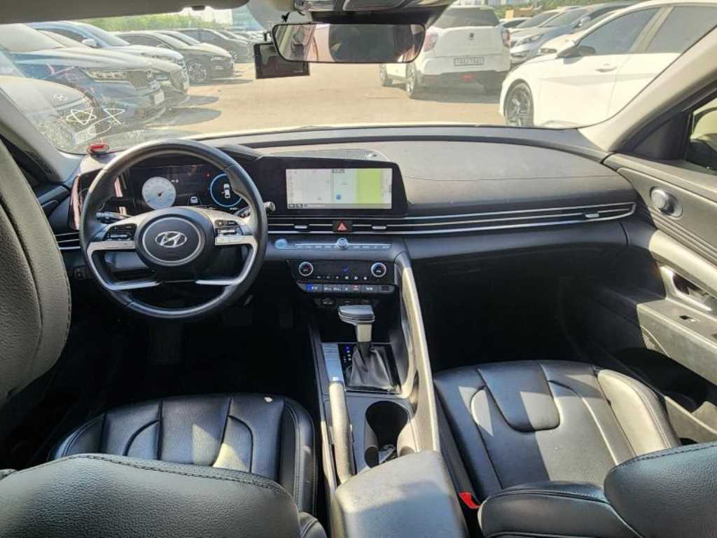 HYUNDAI Avante - Vista 11