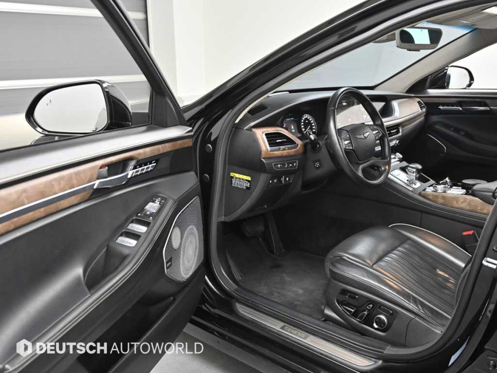 Genesis G90 - Vista 11