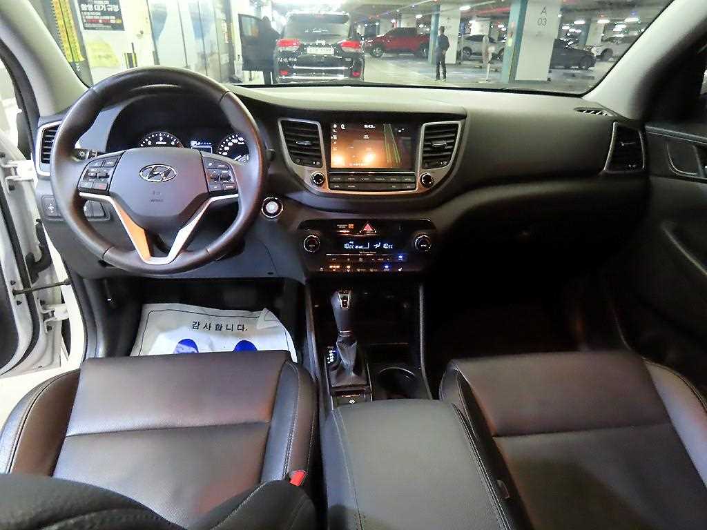 HYUNDAI Tucson - Vista 9