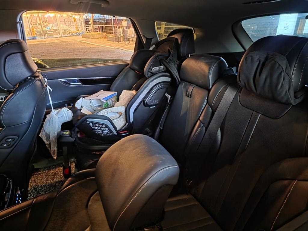Genesis GV80 - Vista 7