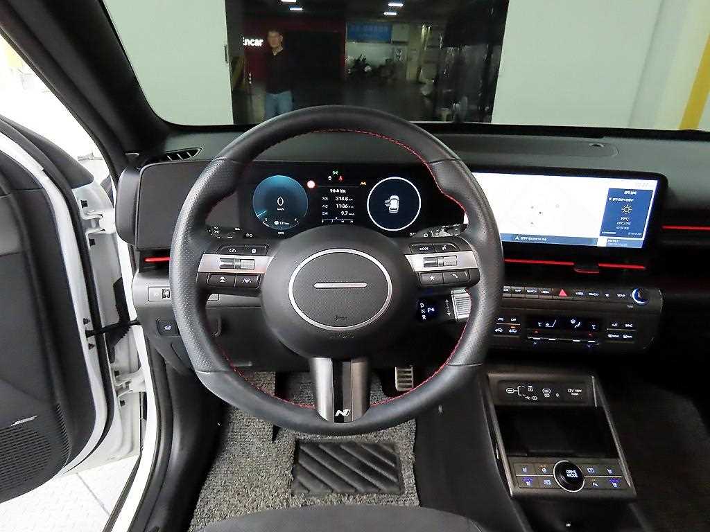 HYUNDAI Kona - Vista 9