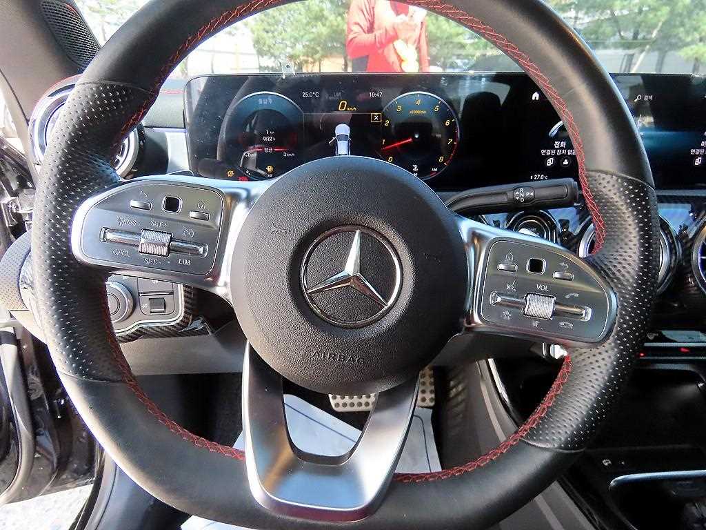 Mercedes Benz CLA Class - Vista 8