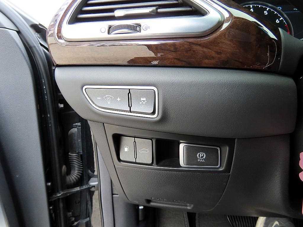 Genesis EQ900 - Vista 12