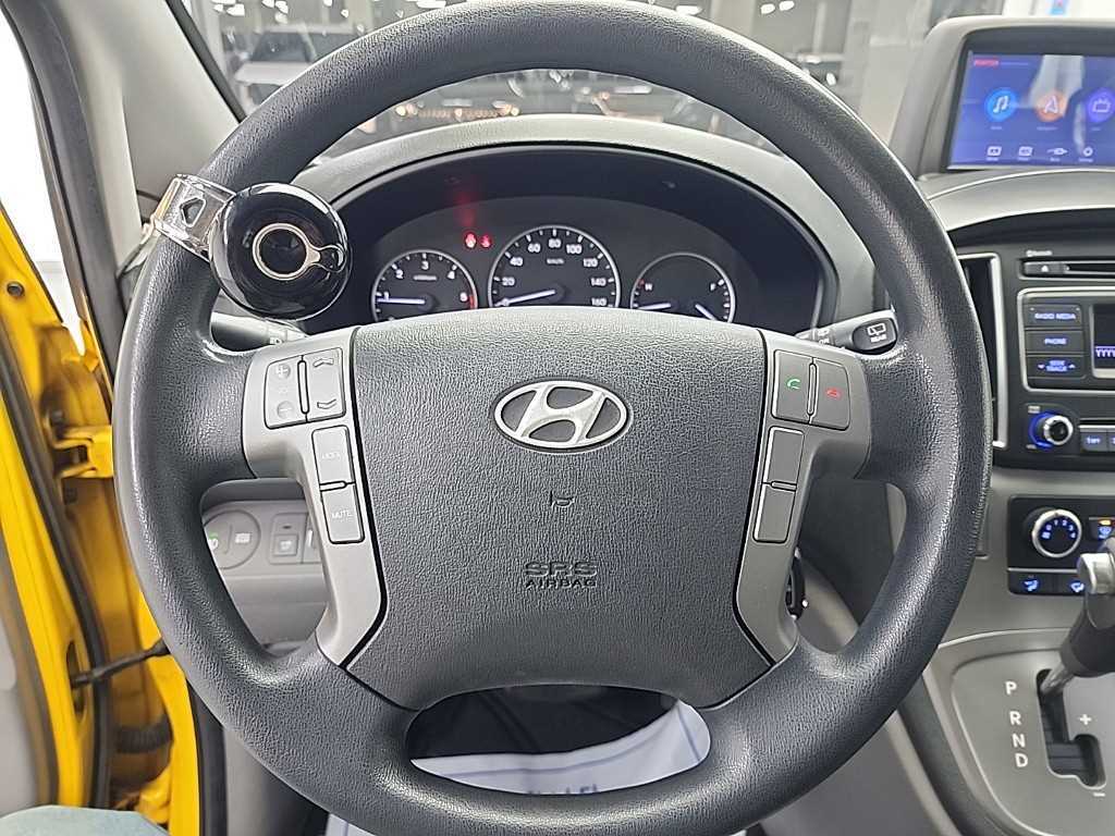 HYUNDAI Starex - Vista 9