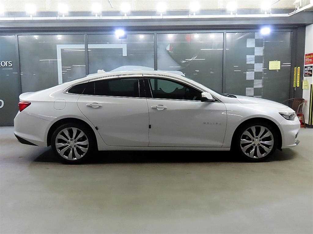 Chevrolet Malibu - Vista 3