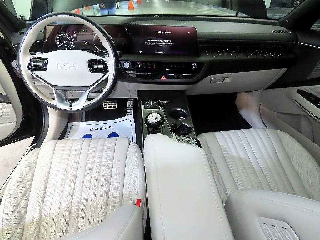 KIA K8 - Vista 10