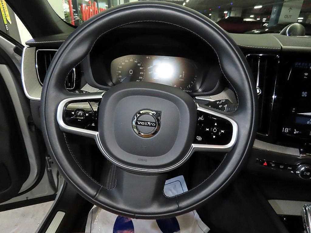 Volvo XC60 - Vista 8