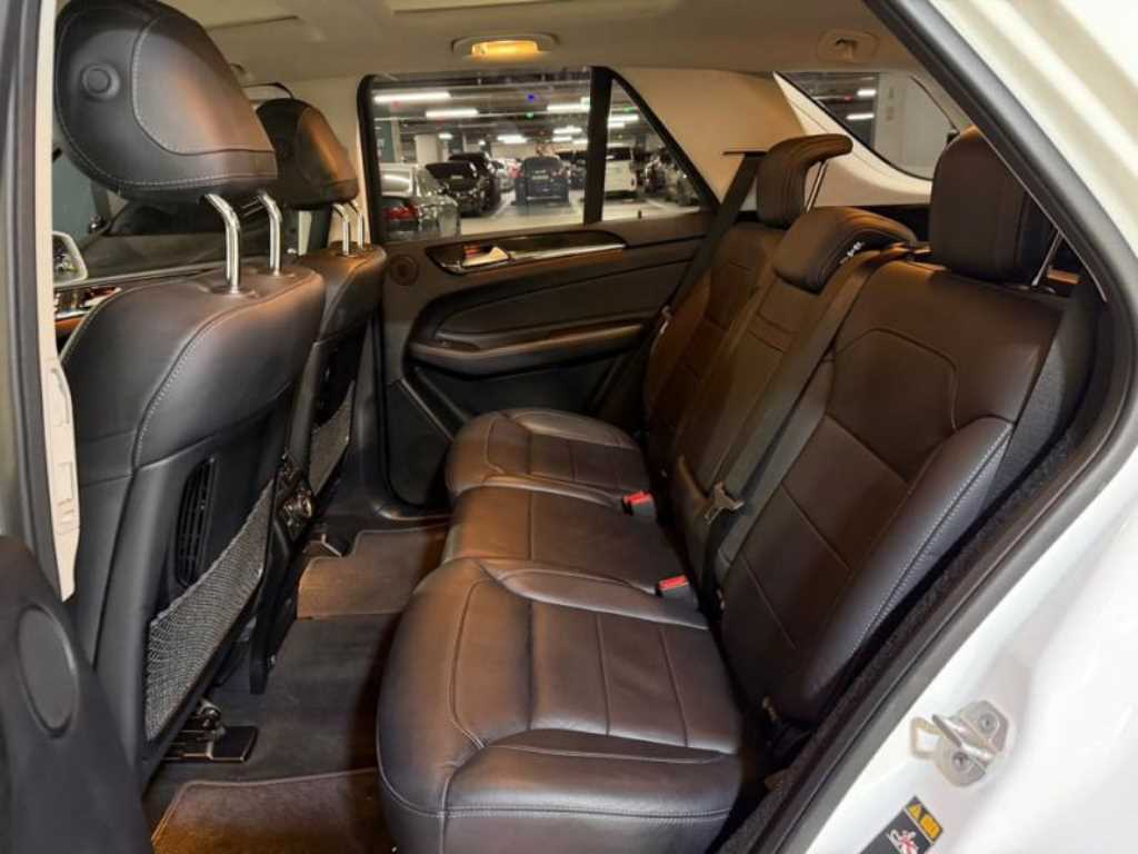 Mercedes Benz GLE Class - Vista 7