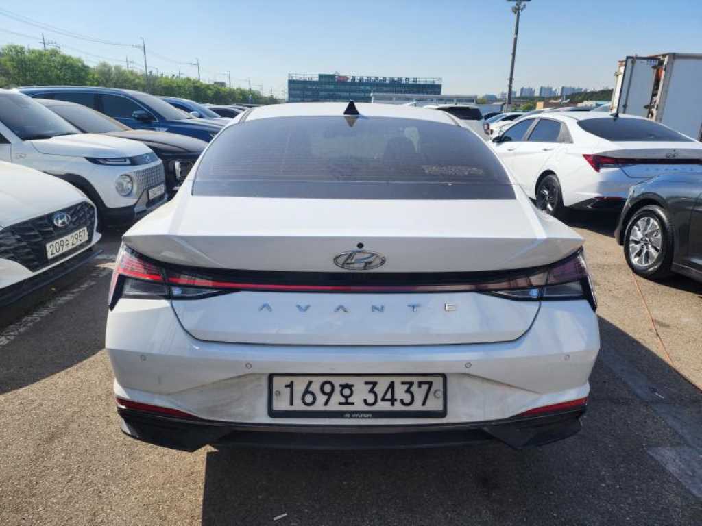 HYUNDAI Avante - Vista 6