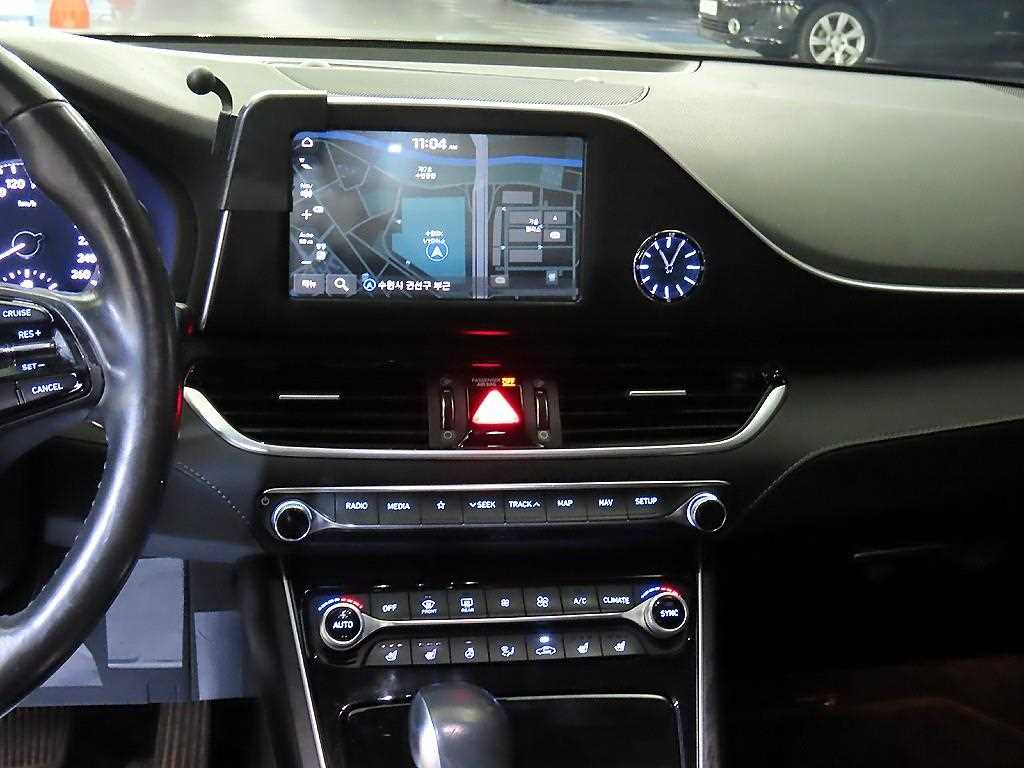 HYUNDAI Grandeur - Vista 11