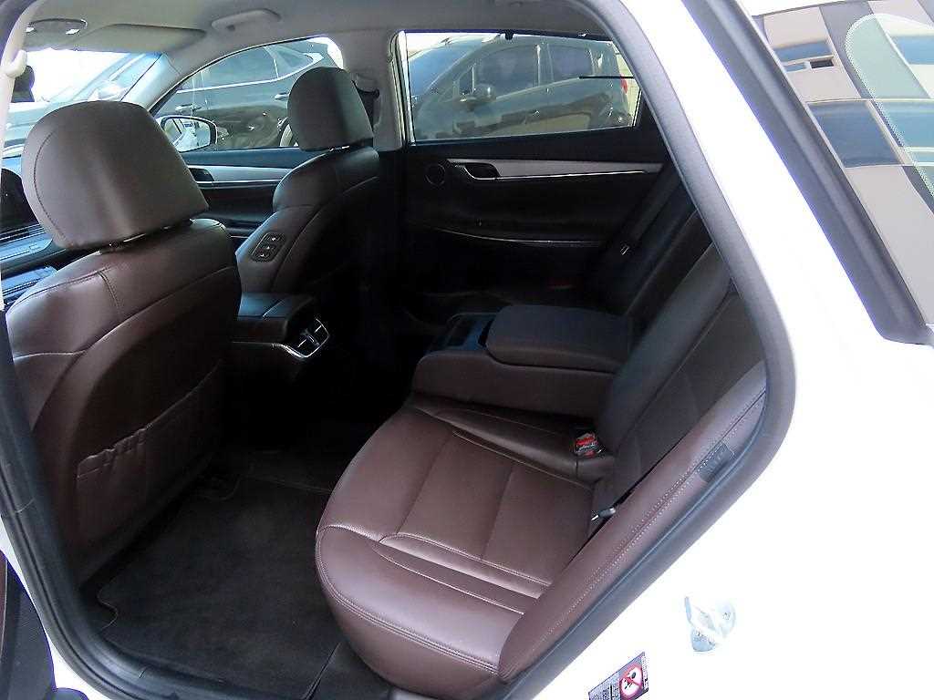 HYUNDAI Grandeur - Vista 6