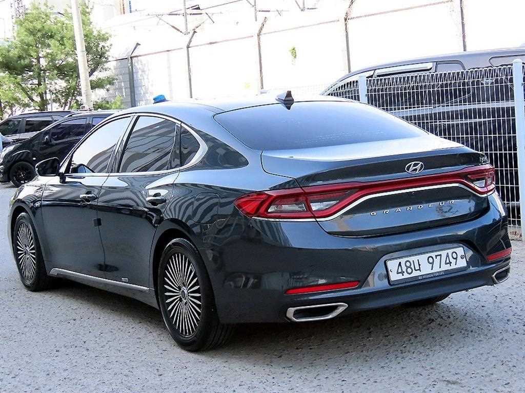 HYUNDAI Grandeur - Vista 3