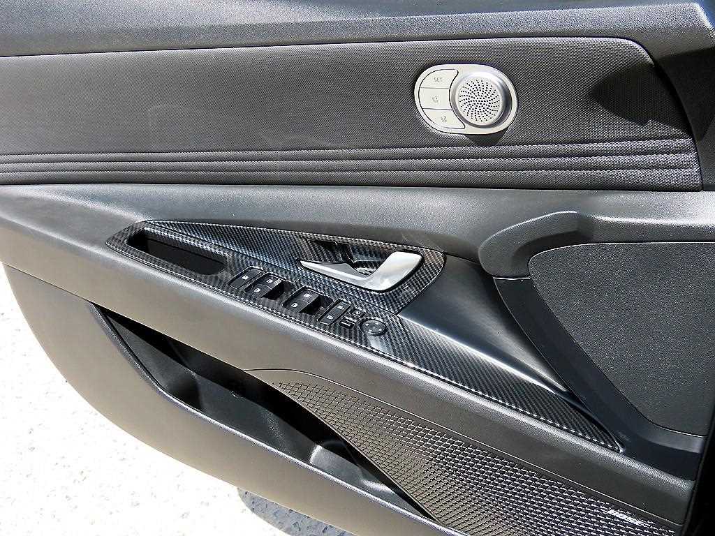 HYUNDAI Avante - Vista 11