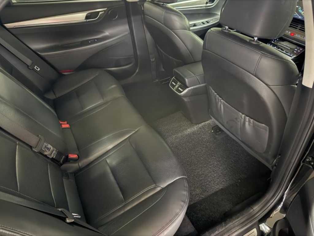 HYUNDAI Grandeur - Vista 8