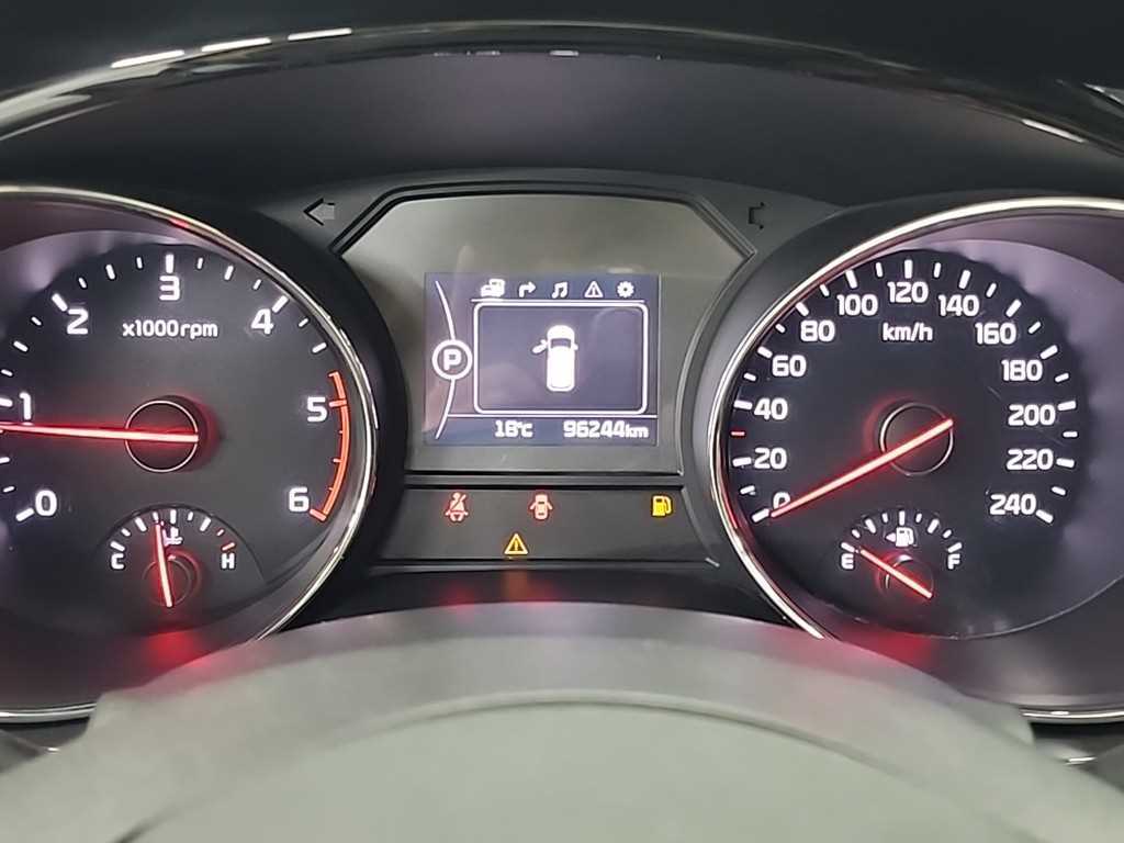 KIA Carnival - Vista 6