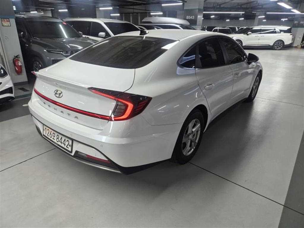 HYUNDAI Sonata - Vista 6