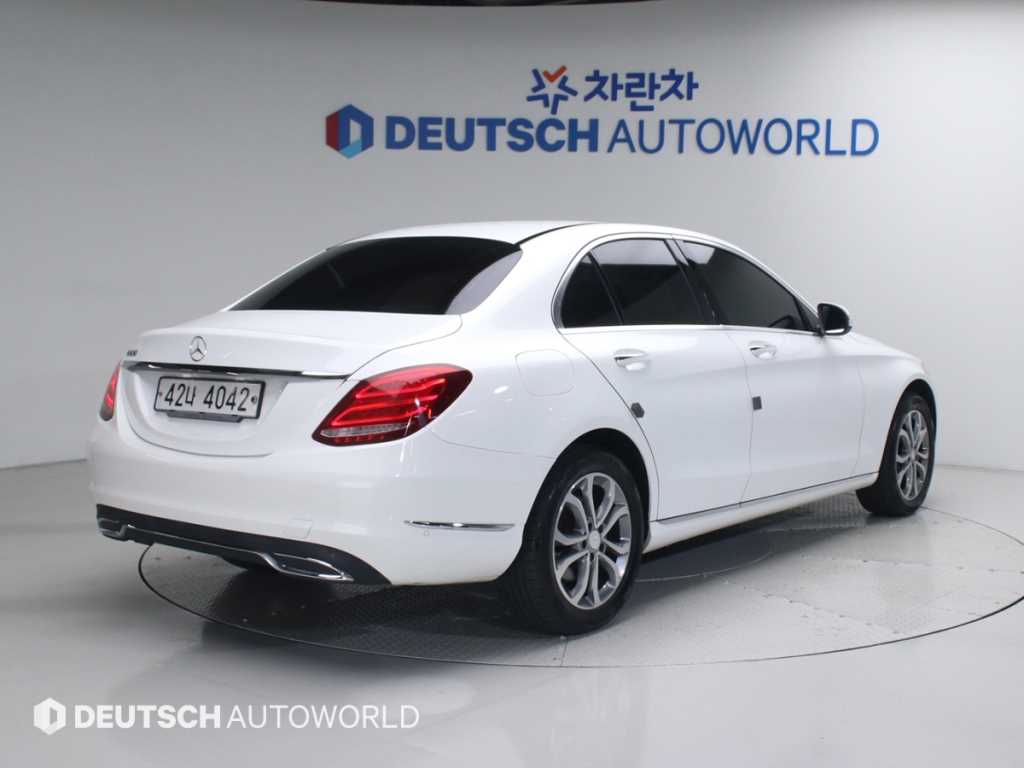 Mercedes Benz C Class - Vista 2