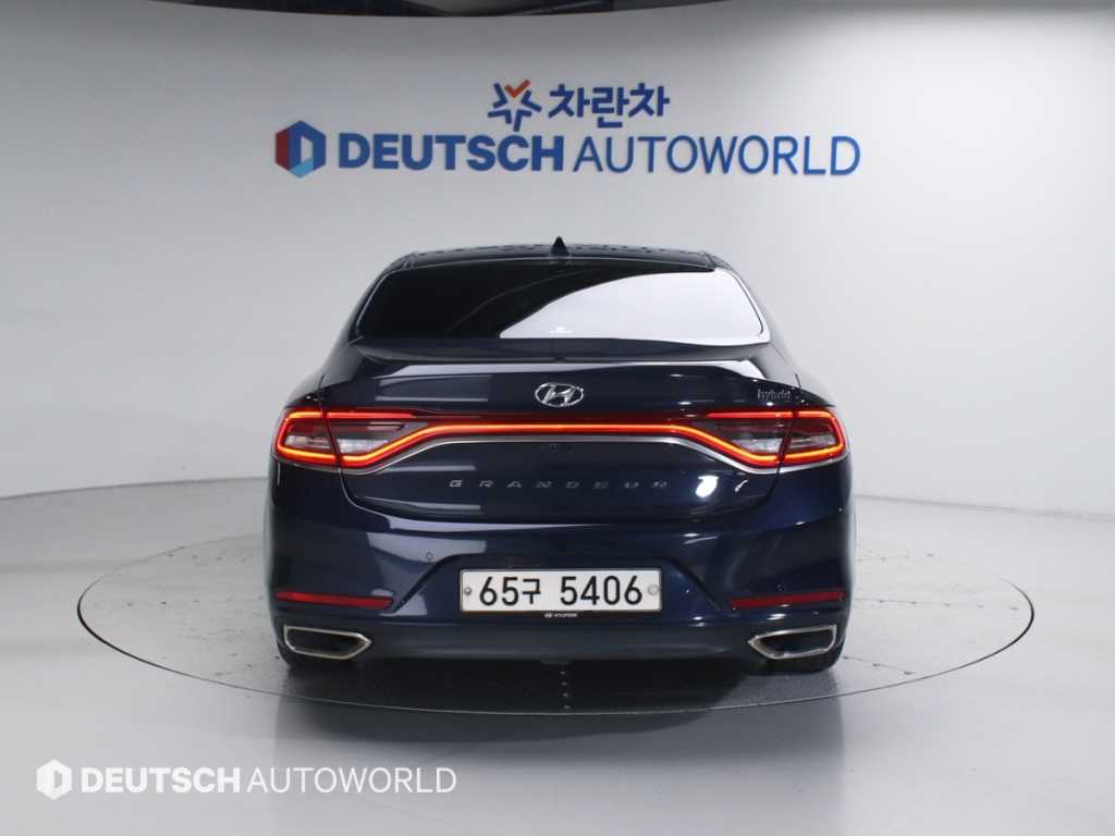 HYUNDAI Grandeur - Vista 4