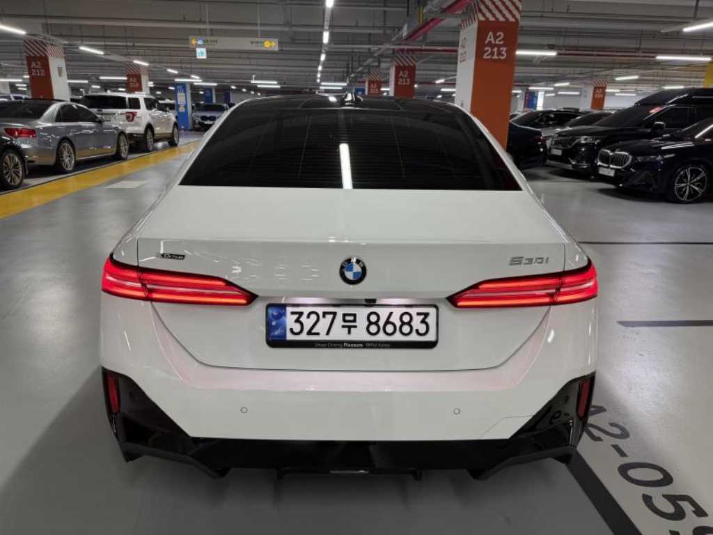 BMW 5 Series - Vista 4