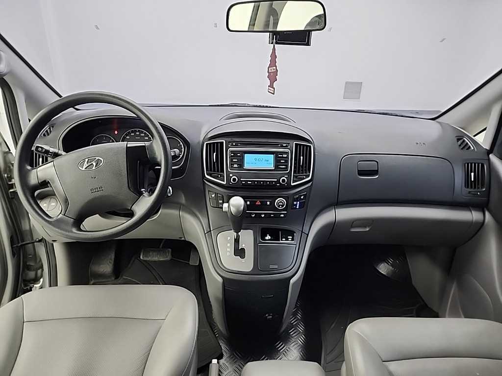 HYUNDAI Starex - Vista 7