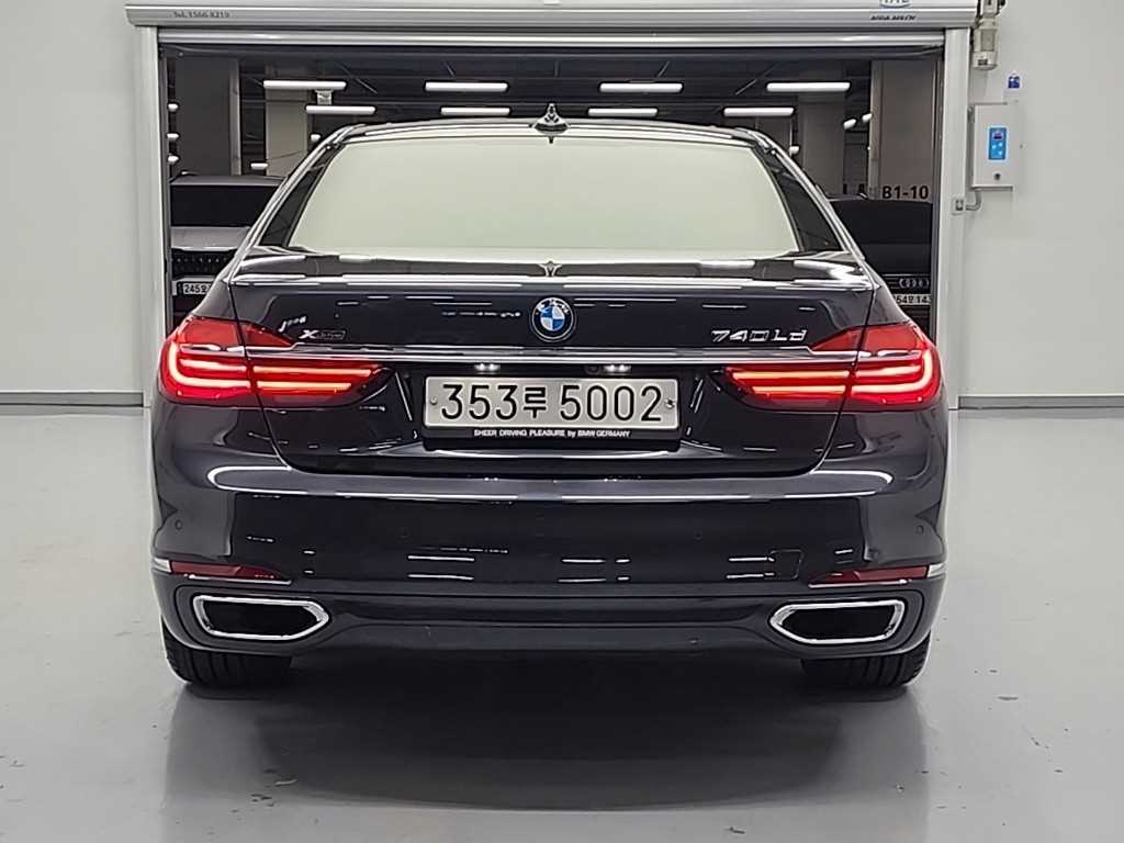 BMW 7 Series - Vista 3
