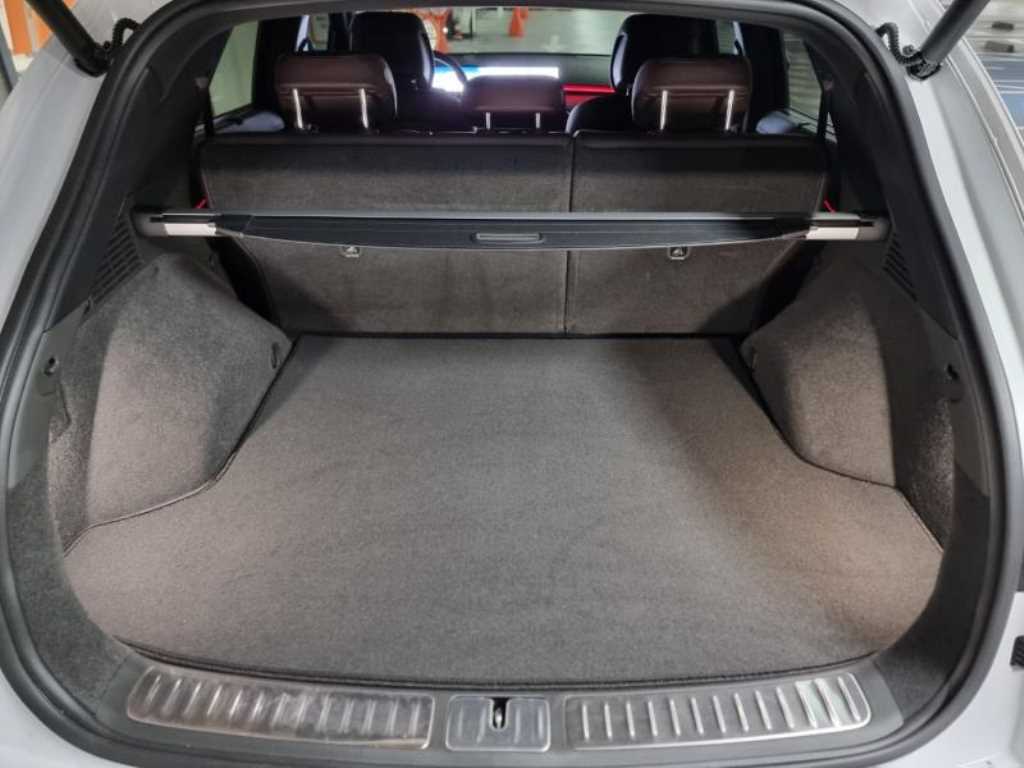 Genesis GV70 - Vista 6