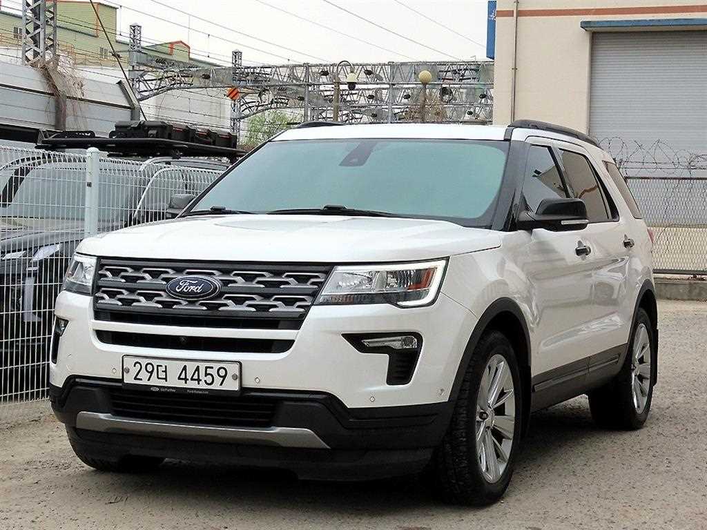 Ford Explorer - Vista 2