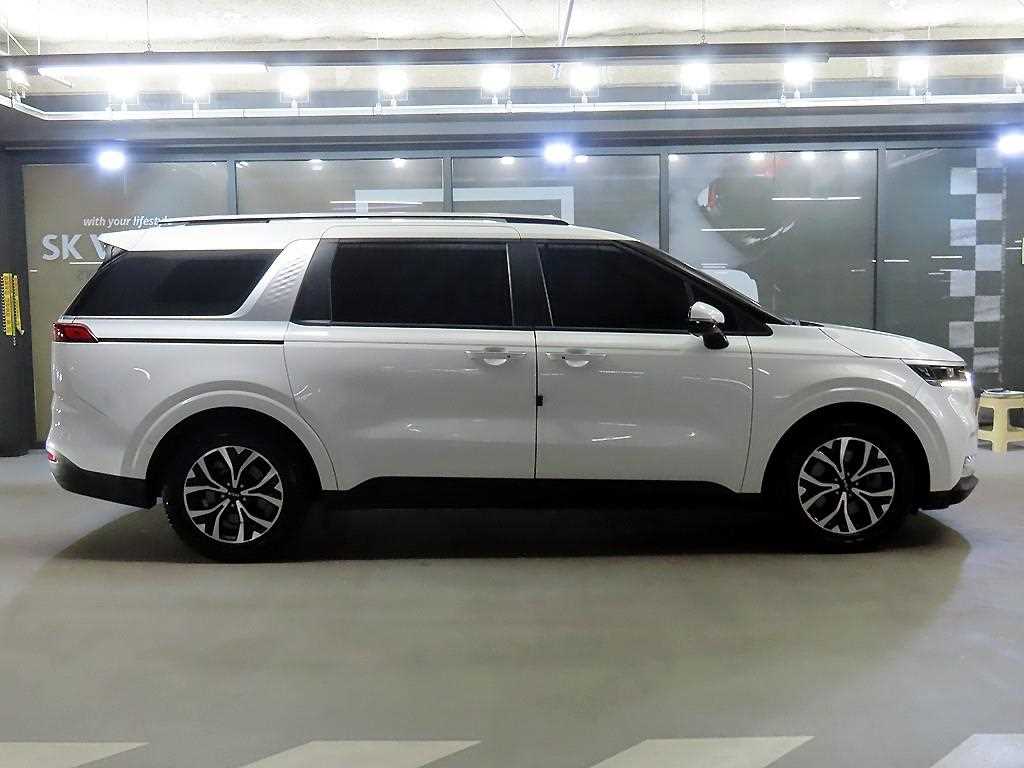 KIA Carnival - Vista 3