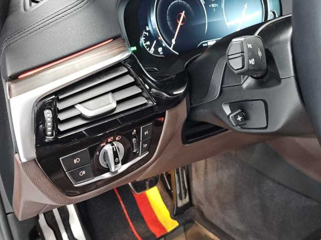 BMW 5 Series 2018 Gris - Importación desde Corea - HF Imports Iquique - Foto 15