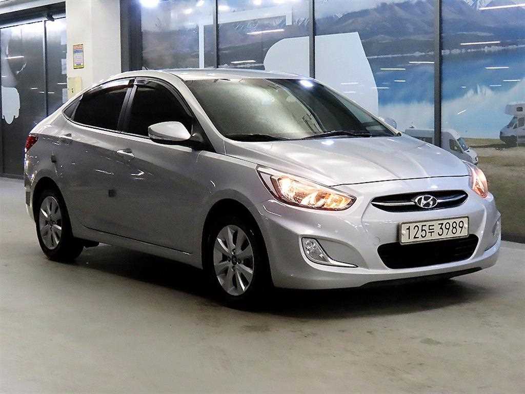 HYUNDAI Accent 2017 Plateado - Importación desde Corea - HF Imports Iquique - Foto 1